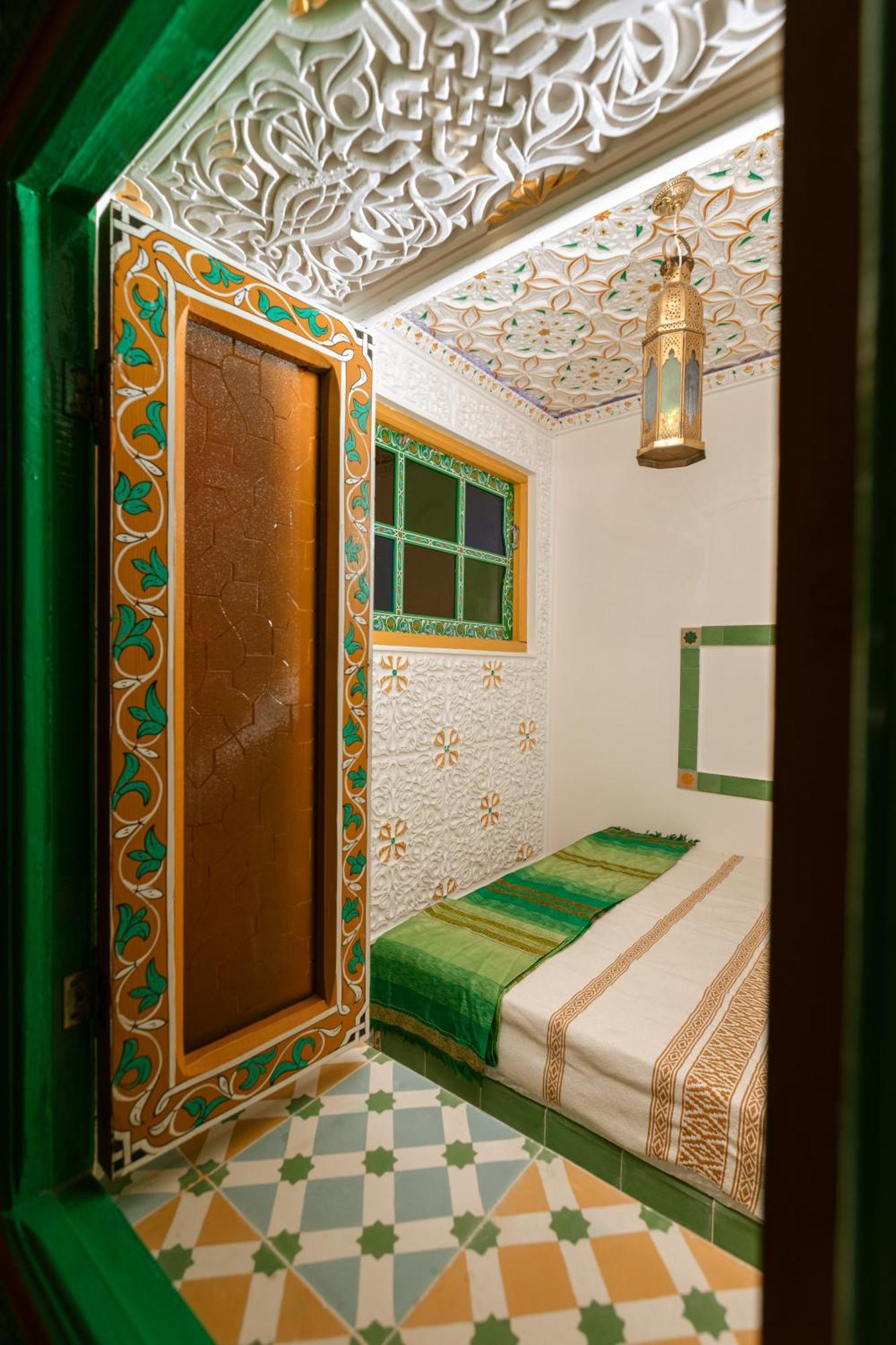 Colorful Traditional Riad W/Views Of Spain Tanger Exterior foto