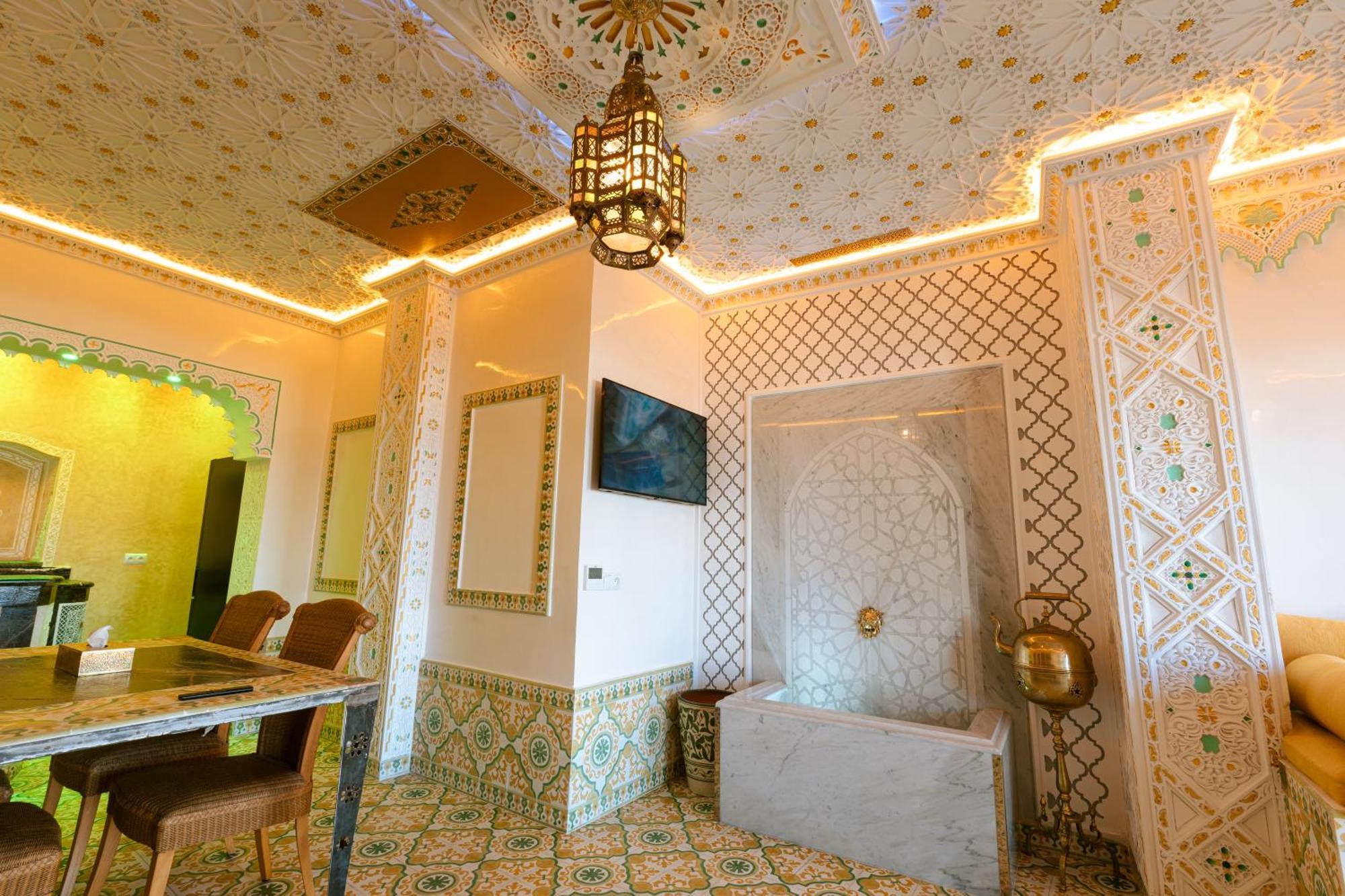 Colorful Traditional Riad W/Views Of Spain Tanger Exterior foto